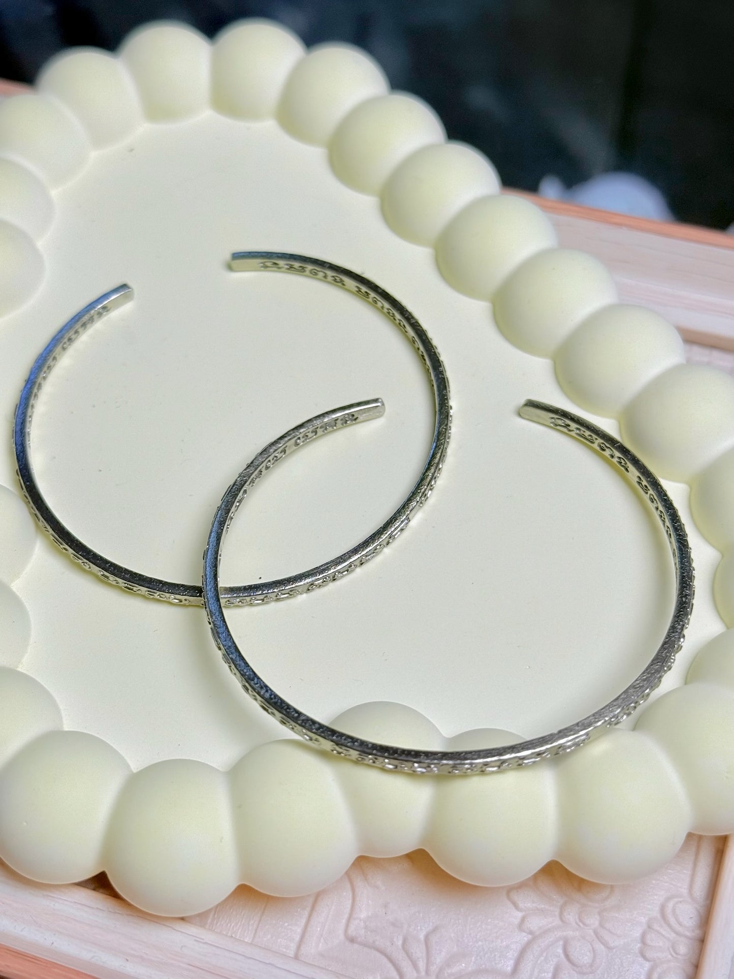 Sovereign Ant King Bangle