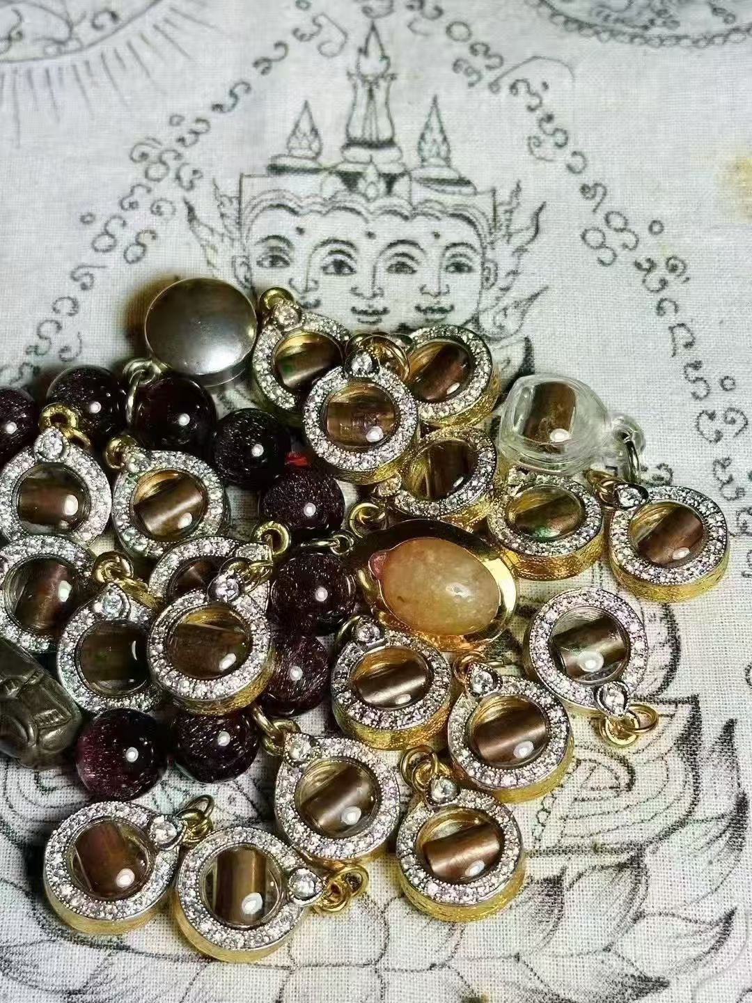 Heartbinder Charm by Ajarn Ohr (PO)