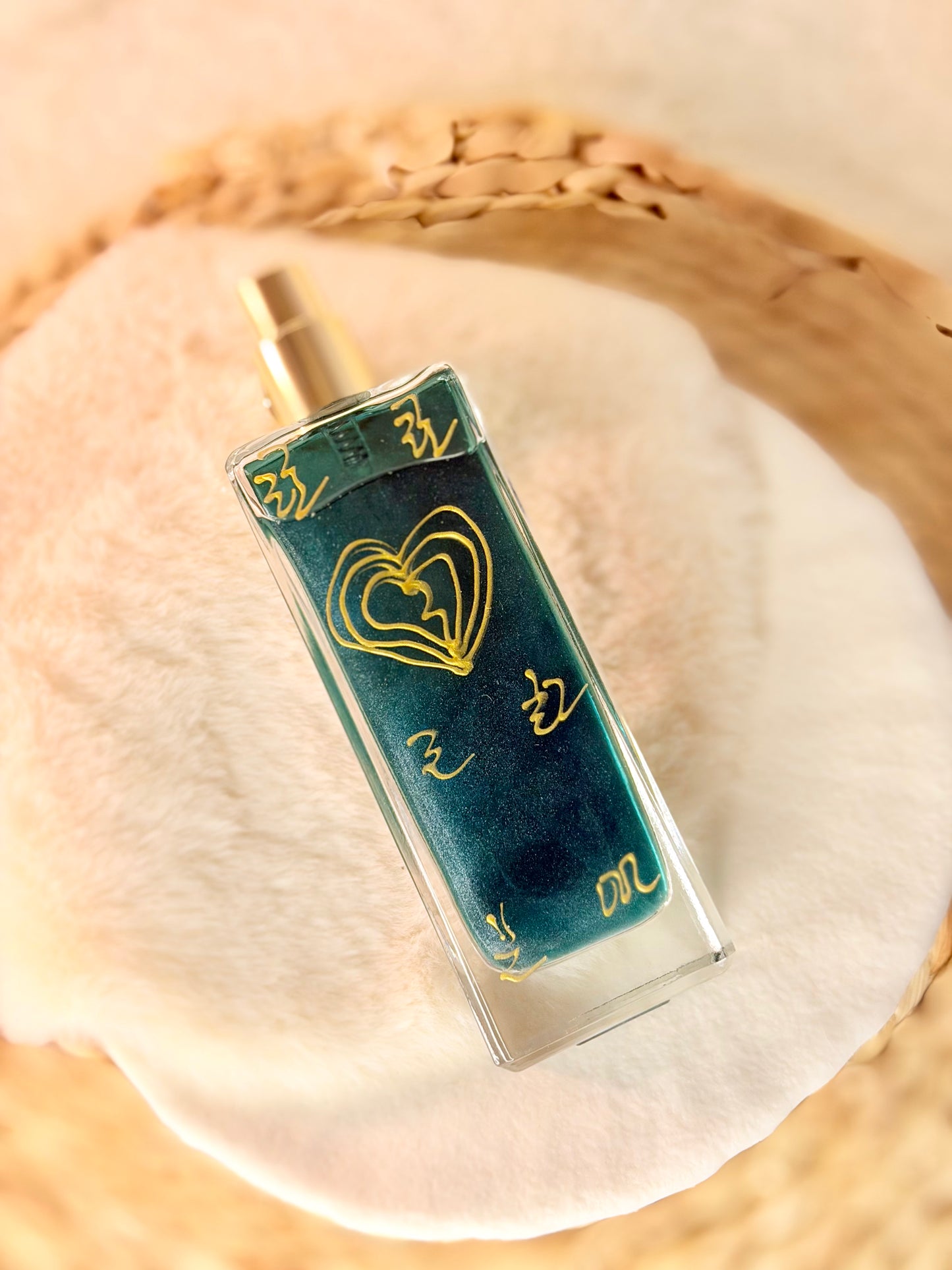 ❤️🔥 Lersi Kumpee’s Thousand Threads of Devotion Perfume