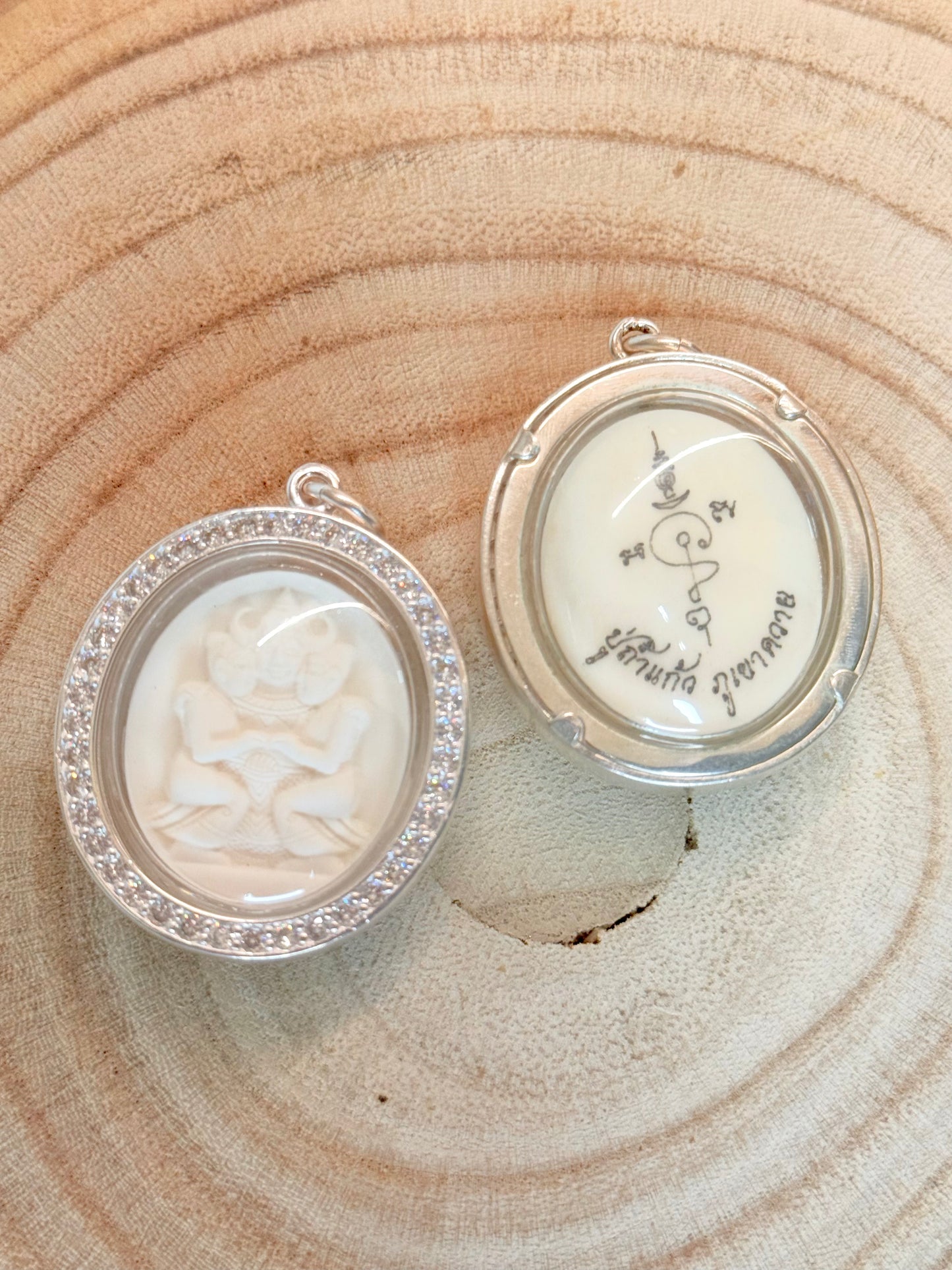 🐘Ivory Wealth Lovers Amulet