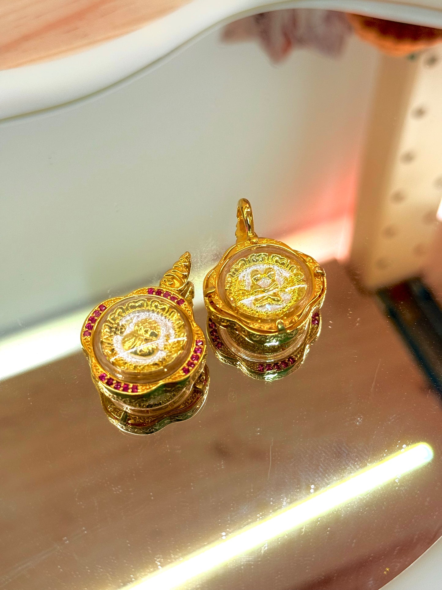 Millionaire Inku Amulet: Give You One Million